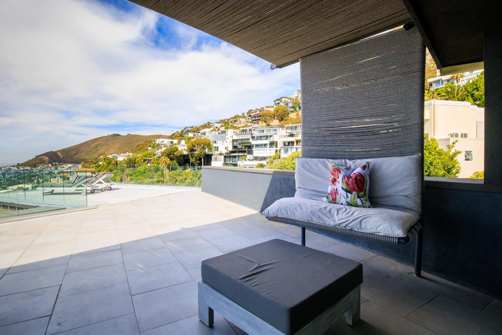 To Let 7 Bedroom Property for Rent in Bantry Bay Western Cape